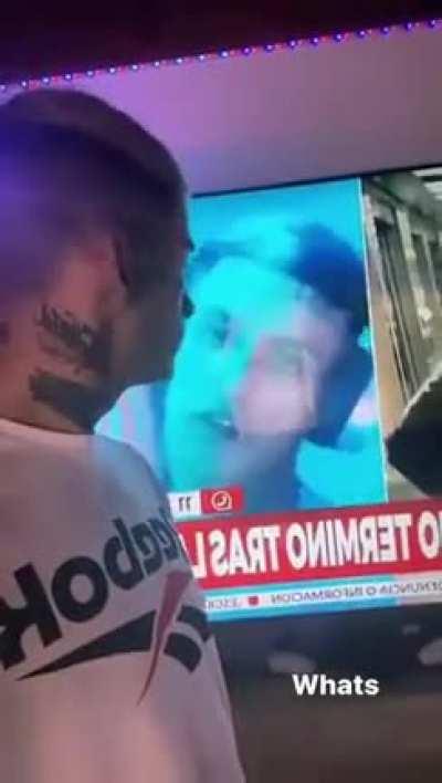 [L-GANTE] L-Gante ve como se llevan detenido a L-Gante por televisión