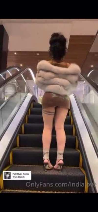 Ind1a shakin that shit