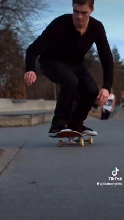 Nollie Heel Crook (Berkeley Anderson)