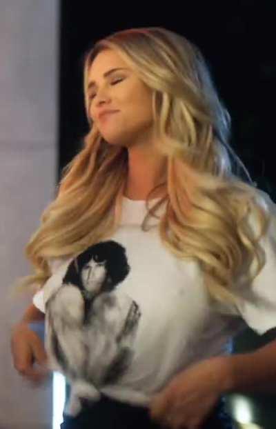 Kinsey Wolanski Flashing Her Tits