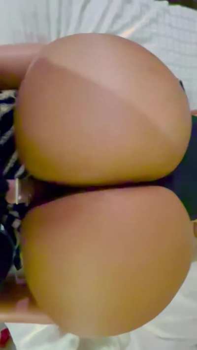 Latina Big ass bouncing
