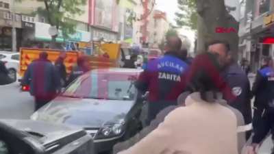 Mass removal of illegal furniture in Istanbul