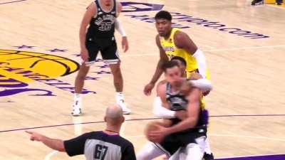 [Highlight] Westbrook gets his revenge on Zach Collins