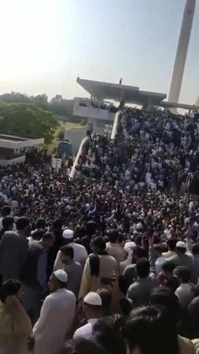 People at faisal masjid attending Arshad sharifs jannazah