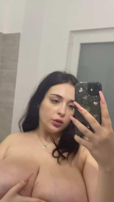 Still hot even tho I'm a 90's baby and have a mombod?