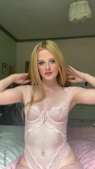 Which view is better - front or back? 😋 [stba]