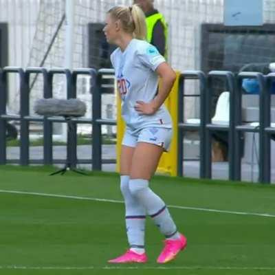 OMG! Just look at this 18 yo ass...