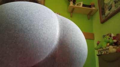 You sure you can handle these twerk ass