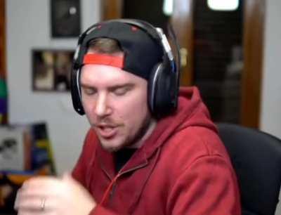 Mike Showsha urla spaventato (versione video)