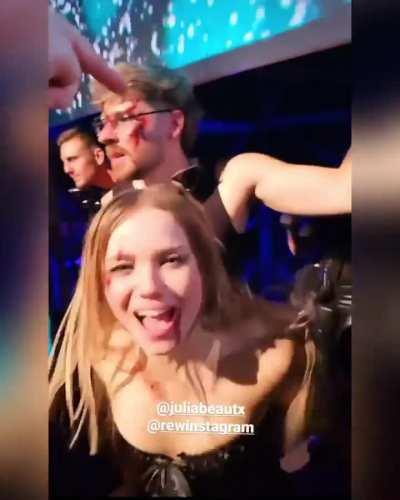 Das neue Traumpaar von YouTube Deutschland Julia Beautx und Rewinside feiert im Europa Park… Instagram Story von Knossi 31.10.23