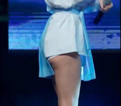 Who's most perfect of bottoms...