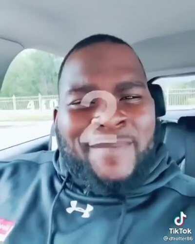 Does he look like hawkeye ⁉️