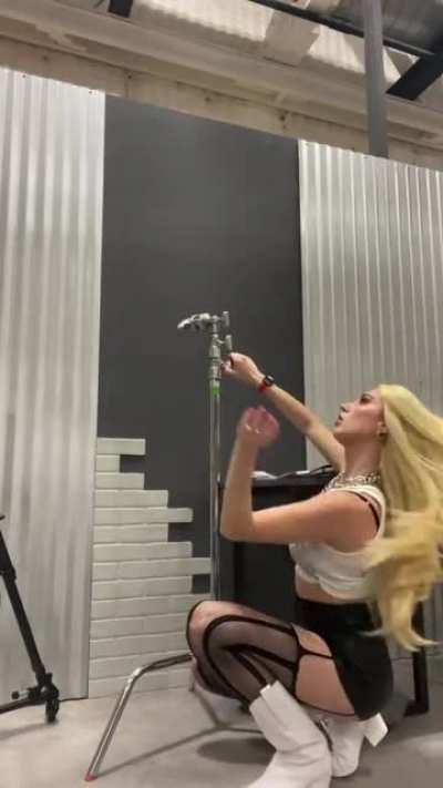 TikTok 04.06.22 (No Logo)