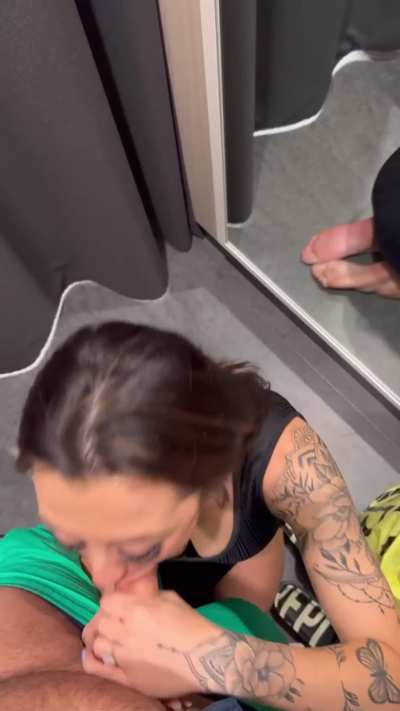 Would you let me suck you off in the changing room 😳😜