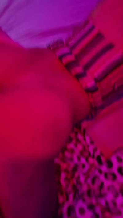 Who wanna have sum fun wit us..😝😈💦👀📲