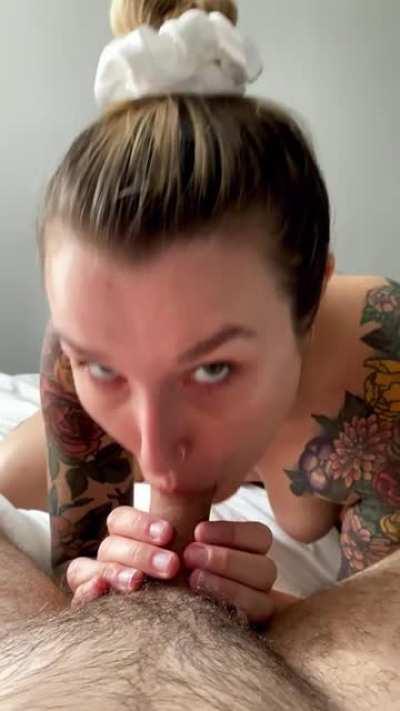 It's all about the eye contact 😈