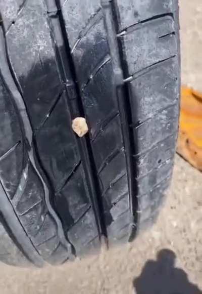 Убрал камушек