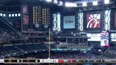 [Highlight] Fernando Tatis Jr. hits a moonshot for his 32nd