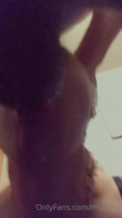 she tosses salad too 👀