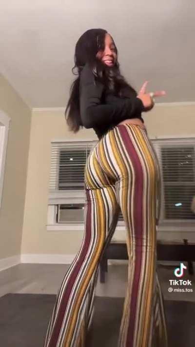 Little booty flair pants