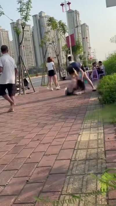 A minor verbal argument eventually escalated into a physical fight.