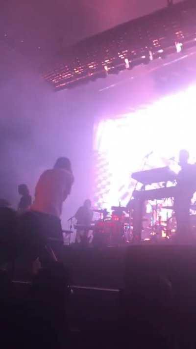 Kevin approving of someone’s shirt in the crowd 👍👕. (3/10/20, The Forum, LA)