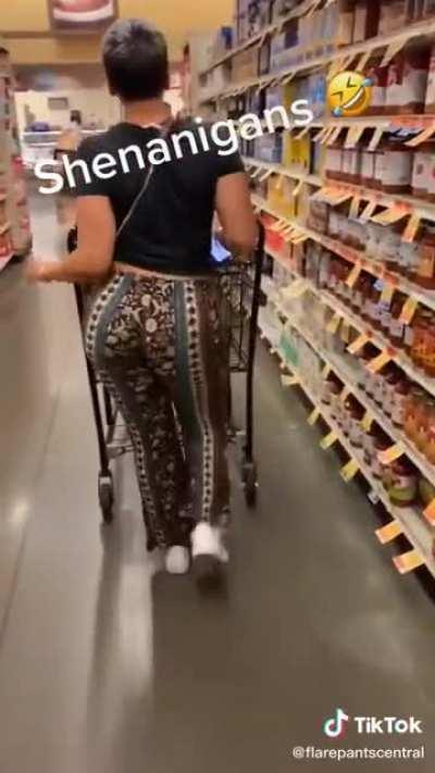 Soft & Jiggly No.232 😍🍑