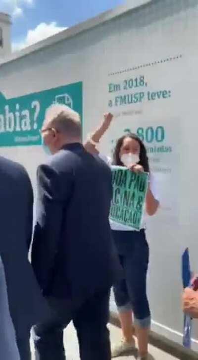 O ministro da Saúde, Marcelo Queiroga, foi bem recepcionado hoje ao visitar a USP. [via @GeorgMarques]