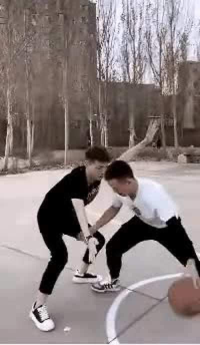 The perfect combination of Kung Fu and basketball