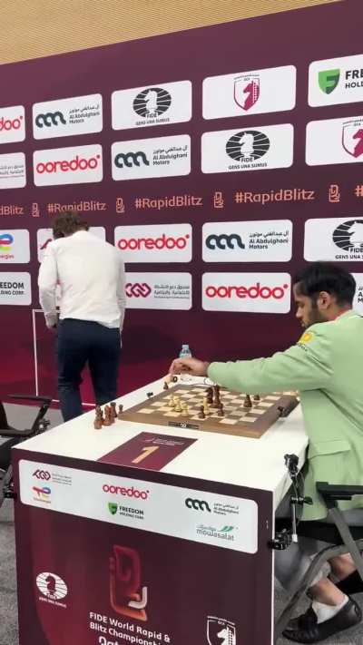 Magnus Carlsen fumbles, drops his Queen, loses on time and then SLAMS the table again in a World Blitz Chess Championship match.