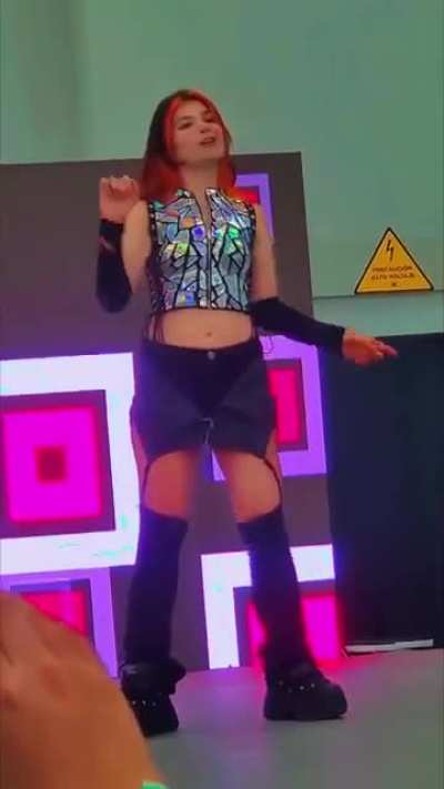 When a Tiktoker decides to do a live performance