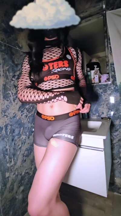 POV you gave me a tip at hooters 🥺🦉