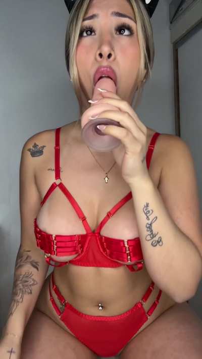 Please aim here I want to swallow it