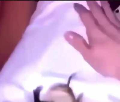 she’s just tying his shoes 🤷🏽