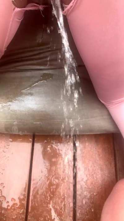 oh no , my tights are ripped