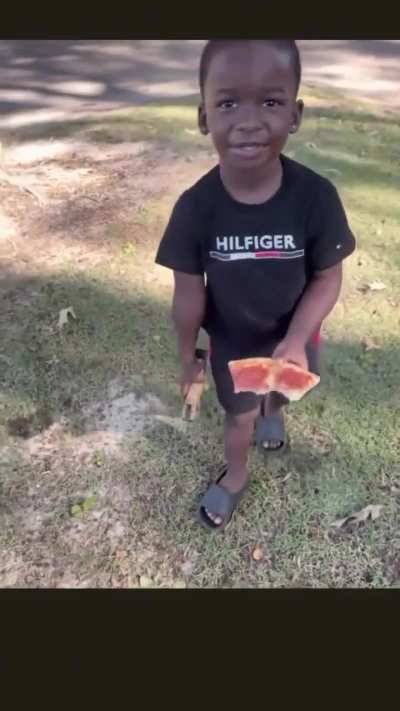 WHERE IS THIS BOY'S PARENT'S 🤦😭