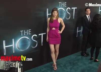 Leggy in premiere of The Host
