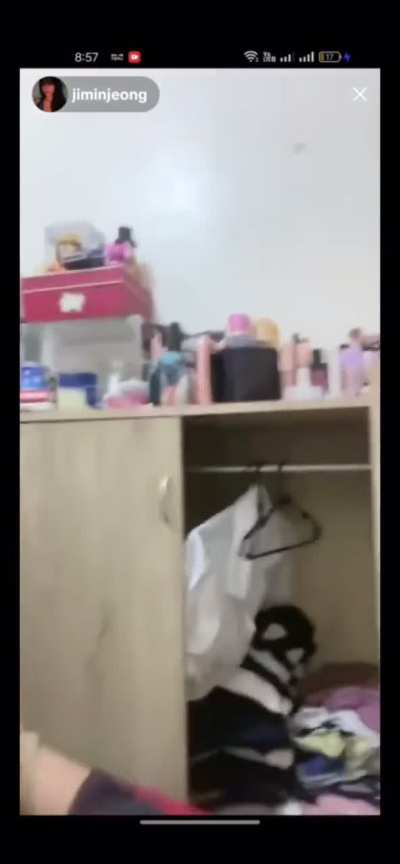 Uy may sumilip kay @chynnasanlorenzo