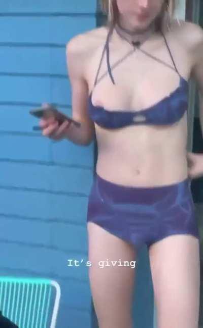 Hunter Schafer (Slip) 