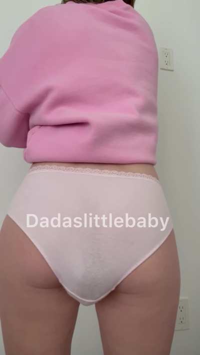 Tooting and pooping my panties🙊