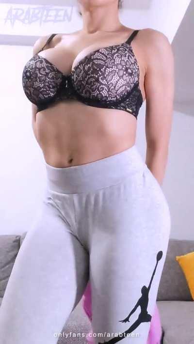 Do you approve my outfit?😳🙈