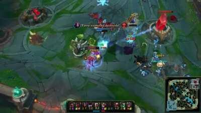 My first 1v5 penta, main jg learning adc on smurf with Twitch