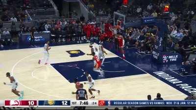 [Highlight] Jalen Johnson skies to throw down the lob from Kobe Bufkin