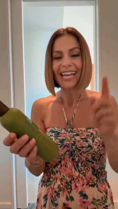 CCB pushing shampoo. If I had more hair I'd probably buy a bottle🤔