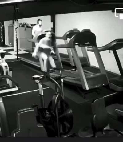 method to meet new people at the gym