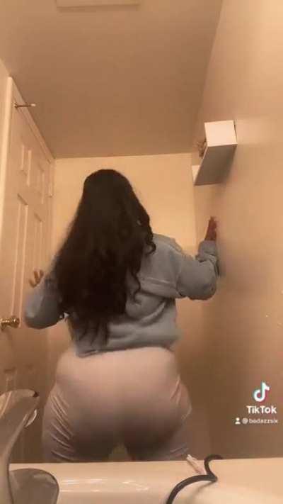 Trinny badazz so damn thicc