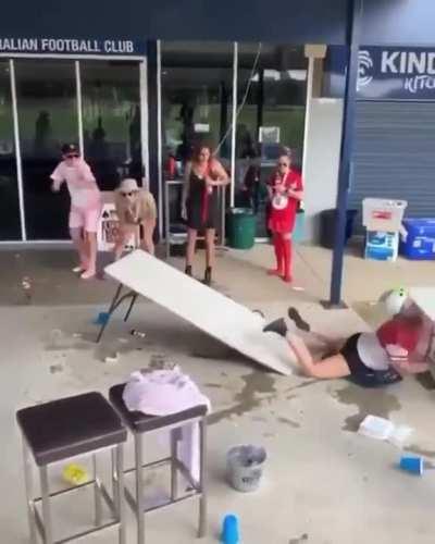 Как девушке попасть к зубному без очереди..