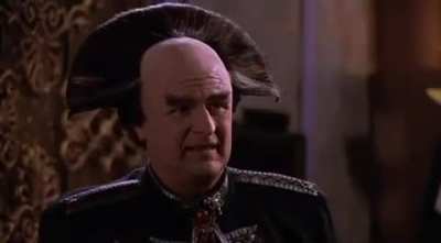 Londo and Sheridan discussing Earth culture. I never noticed the crewman grinning at the end before