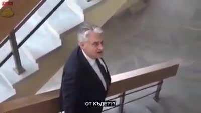 Само журналисти!