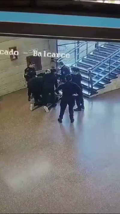 Attempting to steal a gun from a cop while at a courthouse